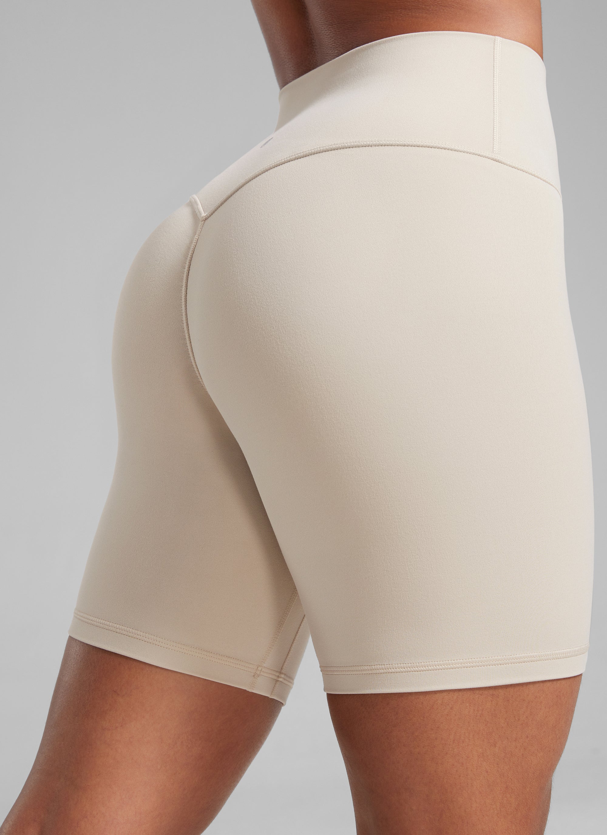 CRZ YOGA Butterlift Womens Scrunch Butt Biker Shorts 6'' No Front Seam Mojave Tan @model_info:Crystal