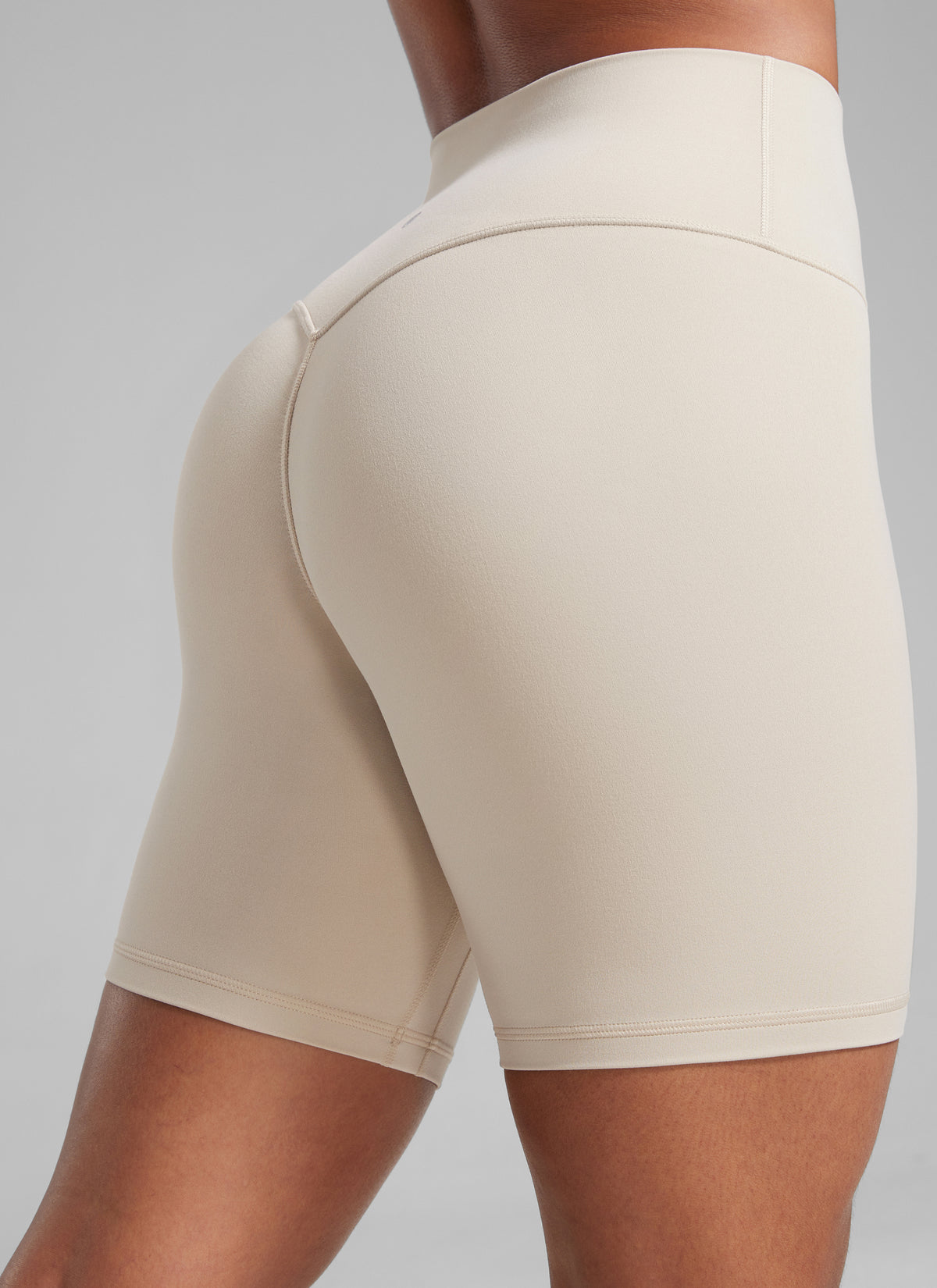 CRZ YOGA Butterlift Womens Scrunch Butt Biker Shorts 6'' No Front Seam Mojave Tan @model_info:Crystal