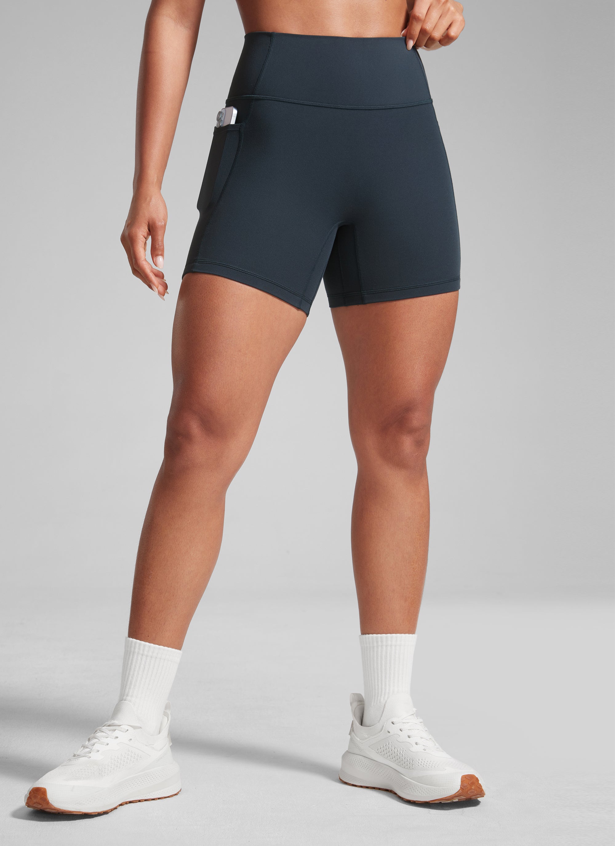 CRZ YOGA Butterlift Womens Scrunch Butt No Front Seam Pocket Biker Shorts 5'' True Navy