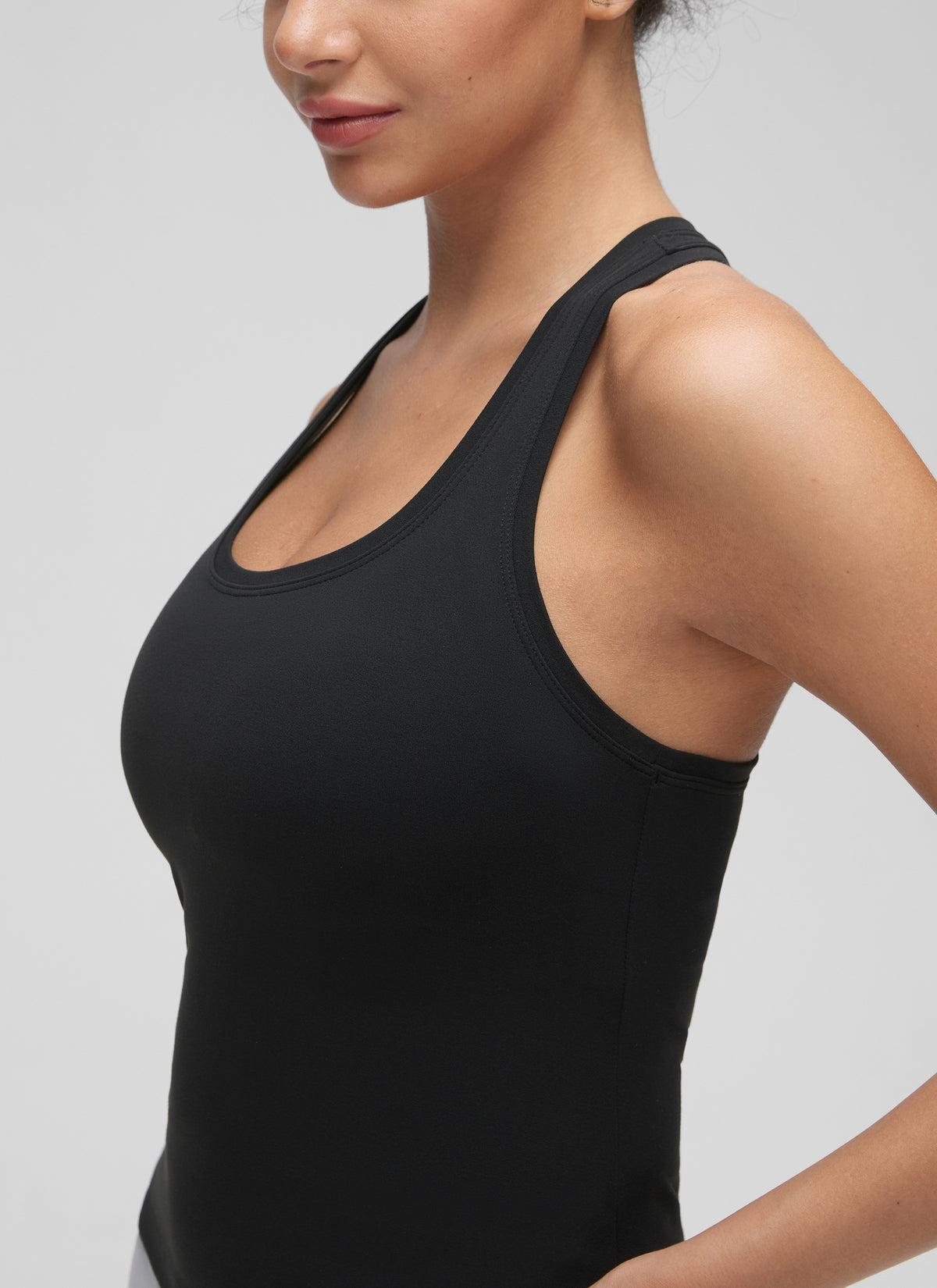 CRZ YOGA Women's Yoga Tight Fit Butterluxe Crewneck Tank Top Racerback Black @model_info:Anano