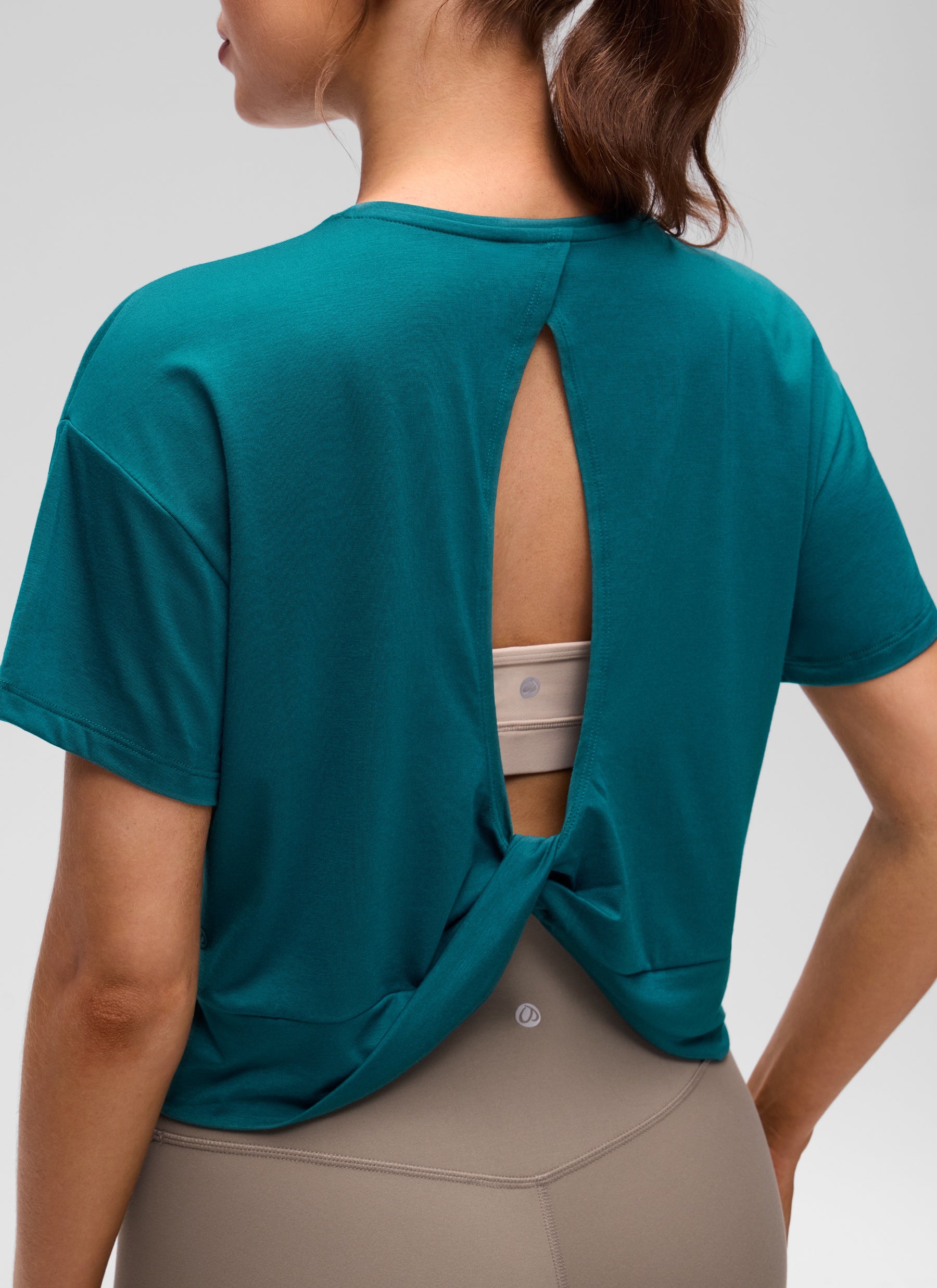 CRZ YOGA Women's Yoga Relaxed Fit Cropped Open Back Short Sleeves Green Jade