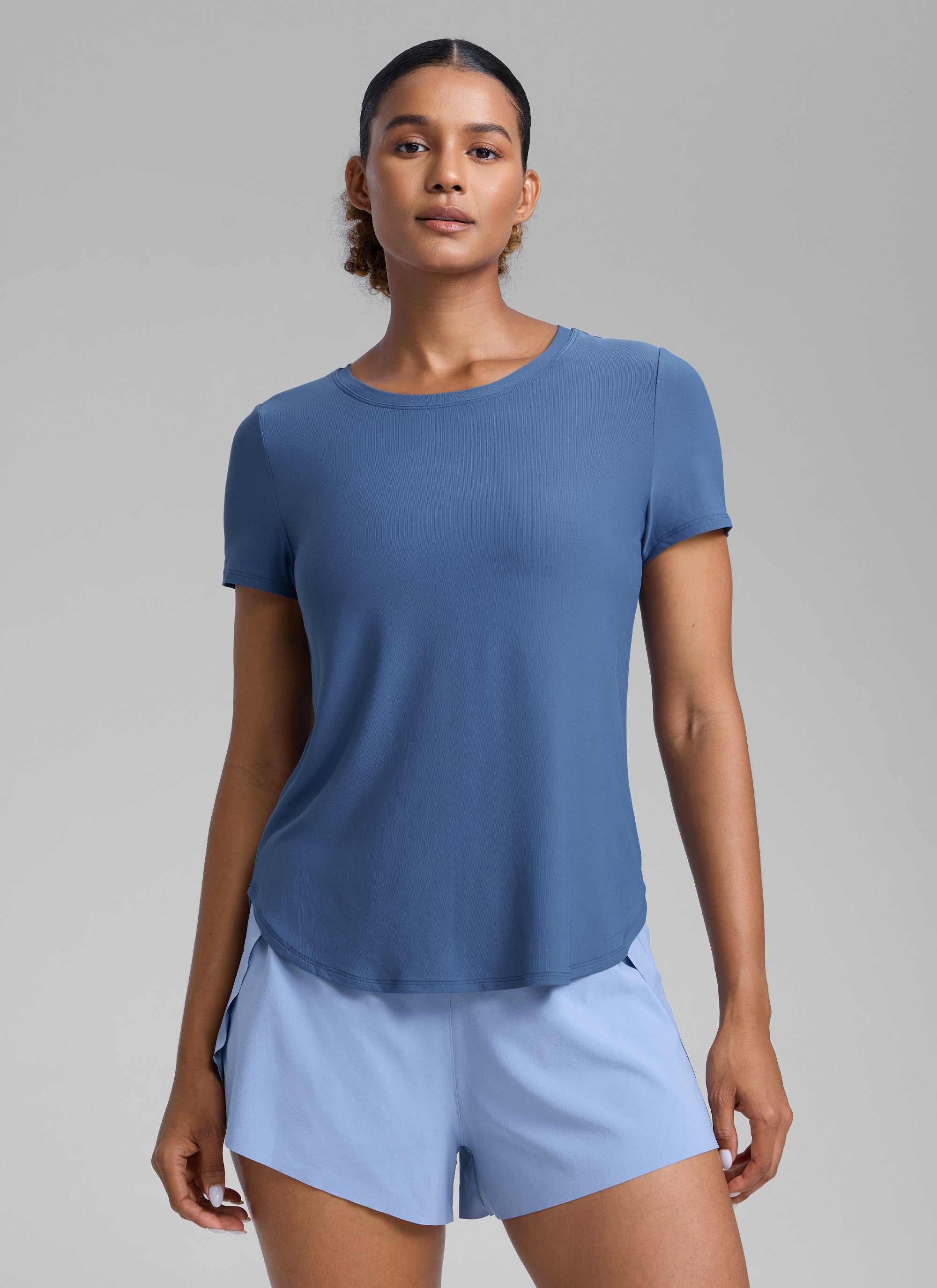 CRZ YOGA Women's Workout Lightweight Crewneck Short Sleeves Side Slit Pitch Blue
