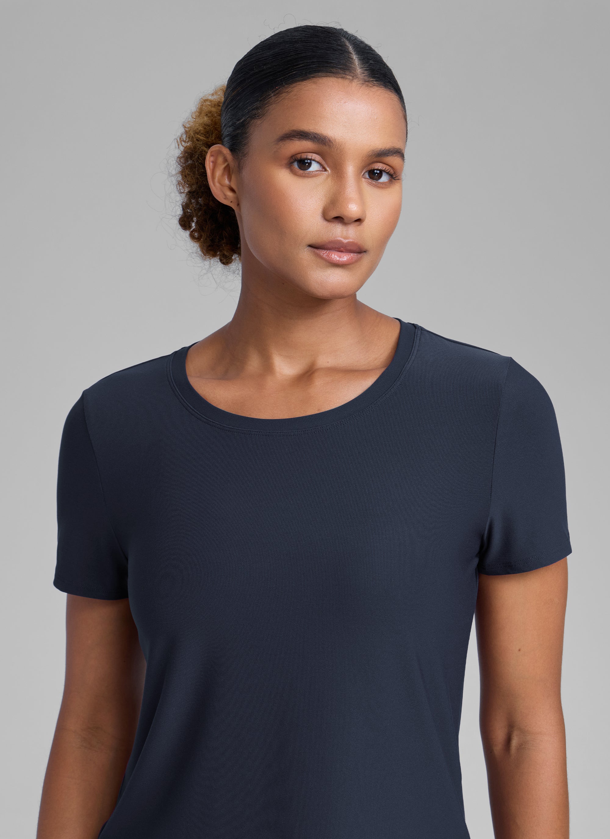 CRZ YOGA Women's Workout Lightweight Crewneck Short Sleeves Side Slit True Navy