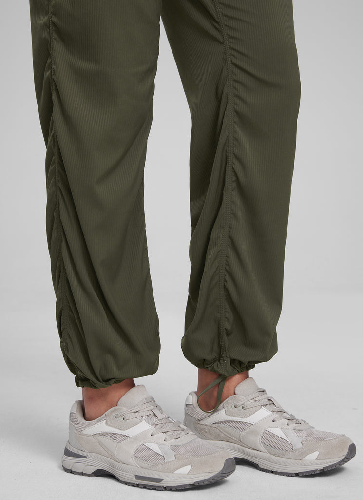 CRZ YOGA Women's Lightweight Straight Leg Workout Pocket Pants 28" Hot Fudge Brown