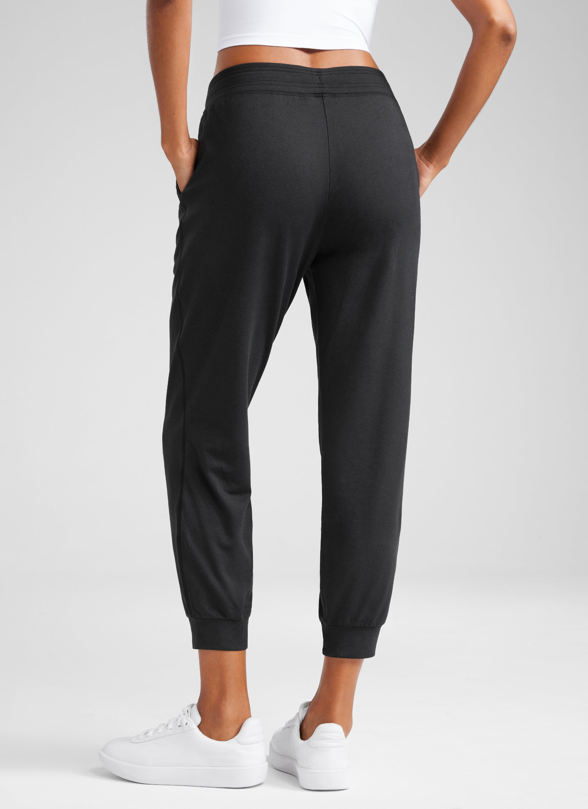 CRZ YOGA Women's Cloud Jersey Capri Joggers 25'' with Pockets Black
