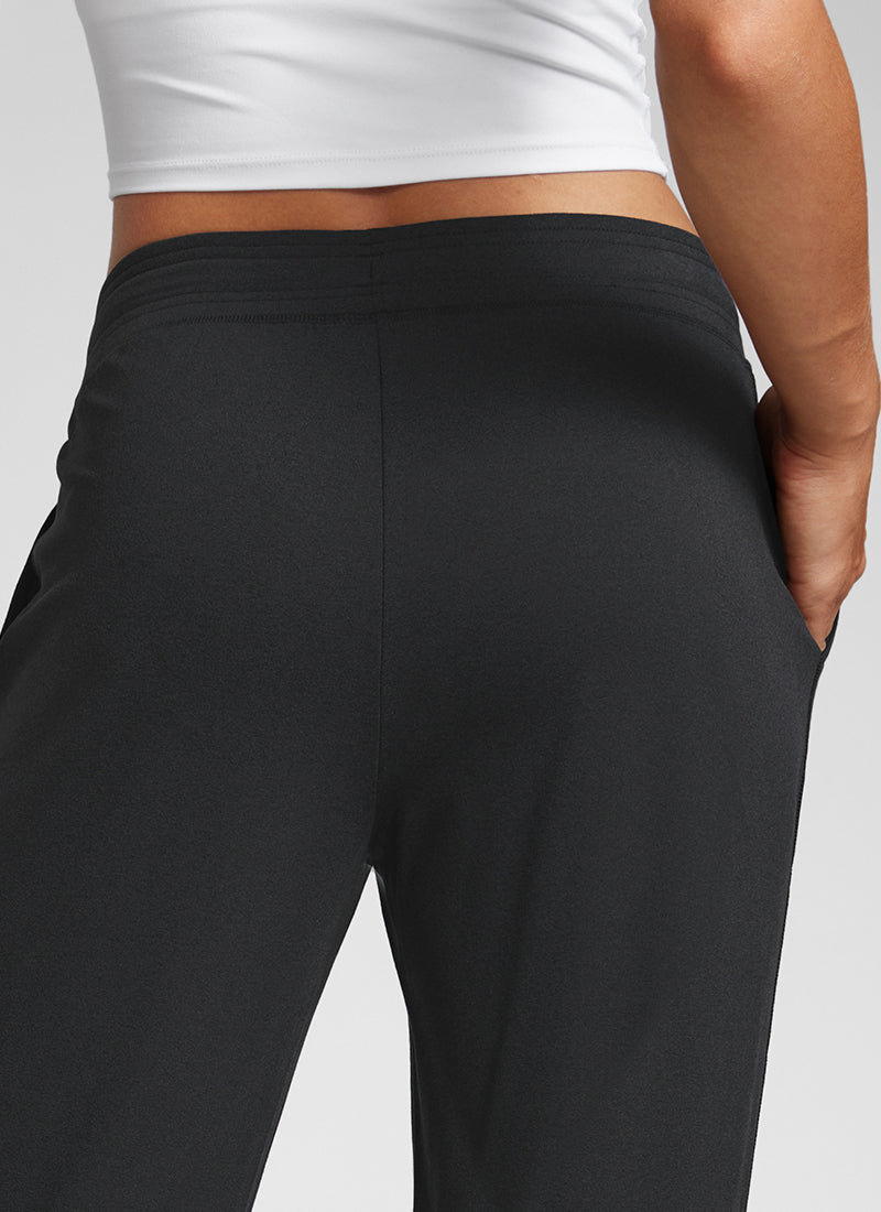 CRZ YOGA Women's Cloud Jersey Capri Joggers 25'' with Pockets Black
