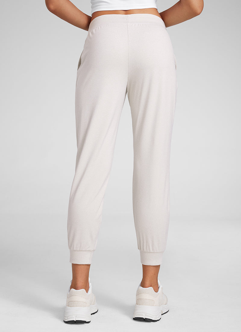 CRZ YOGA Women's Cloud Jersey Capri Joggers 25'' with Pockets Milky White