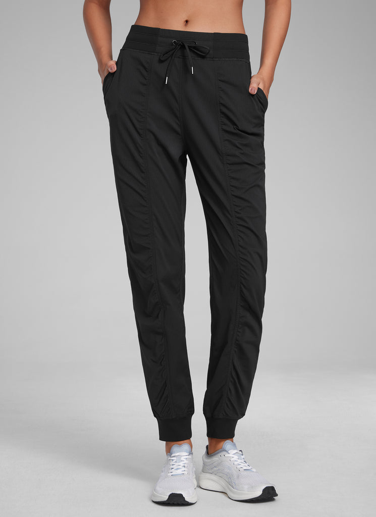 CRZ YOGA Women's Travel Classic Fit Striped Joggers 28'' Ruched Dark Chrome