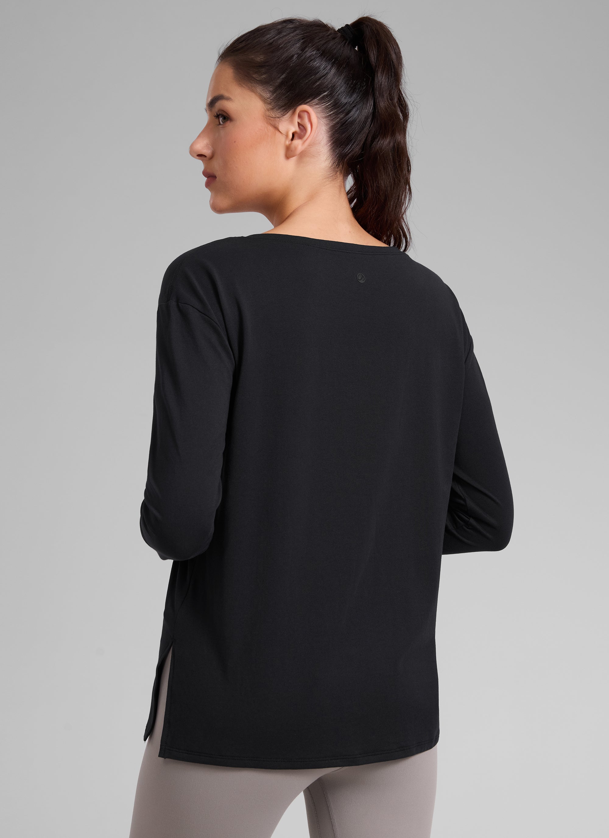 CRZ YOGA Women's Workout Boat Neck Hip Length Relaxed Fit Long Sleeves Black