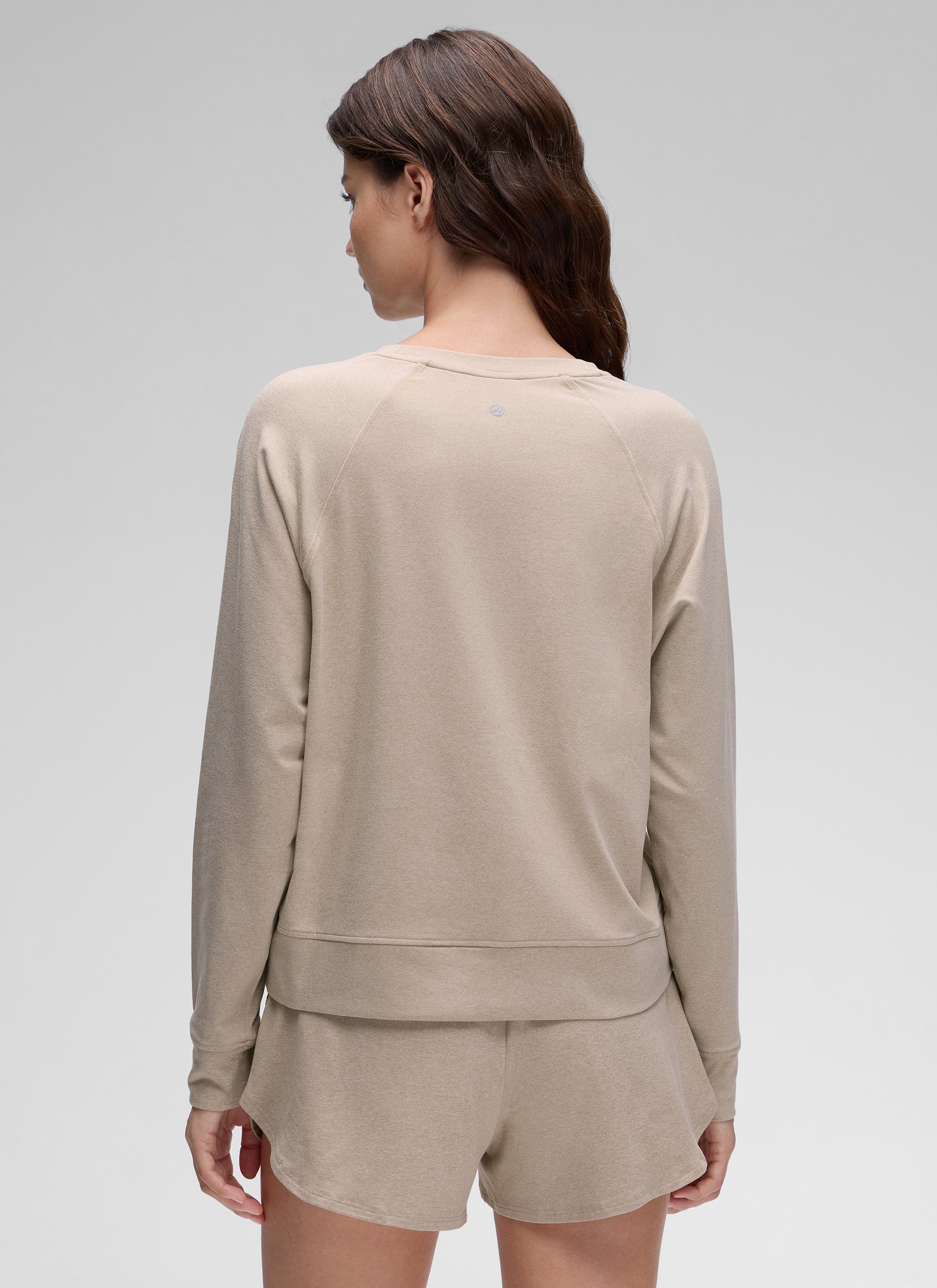 CRZ YOGA Women Casual Lightweight Relaxed Fit Long Sleeves Crew Neck Mojave Tan