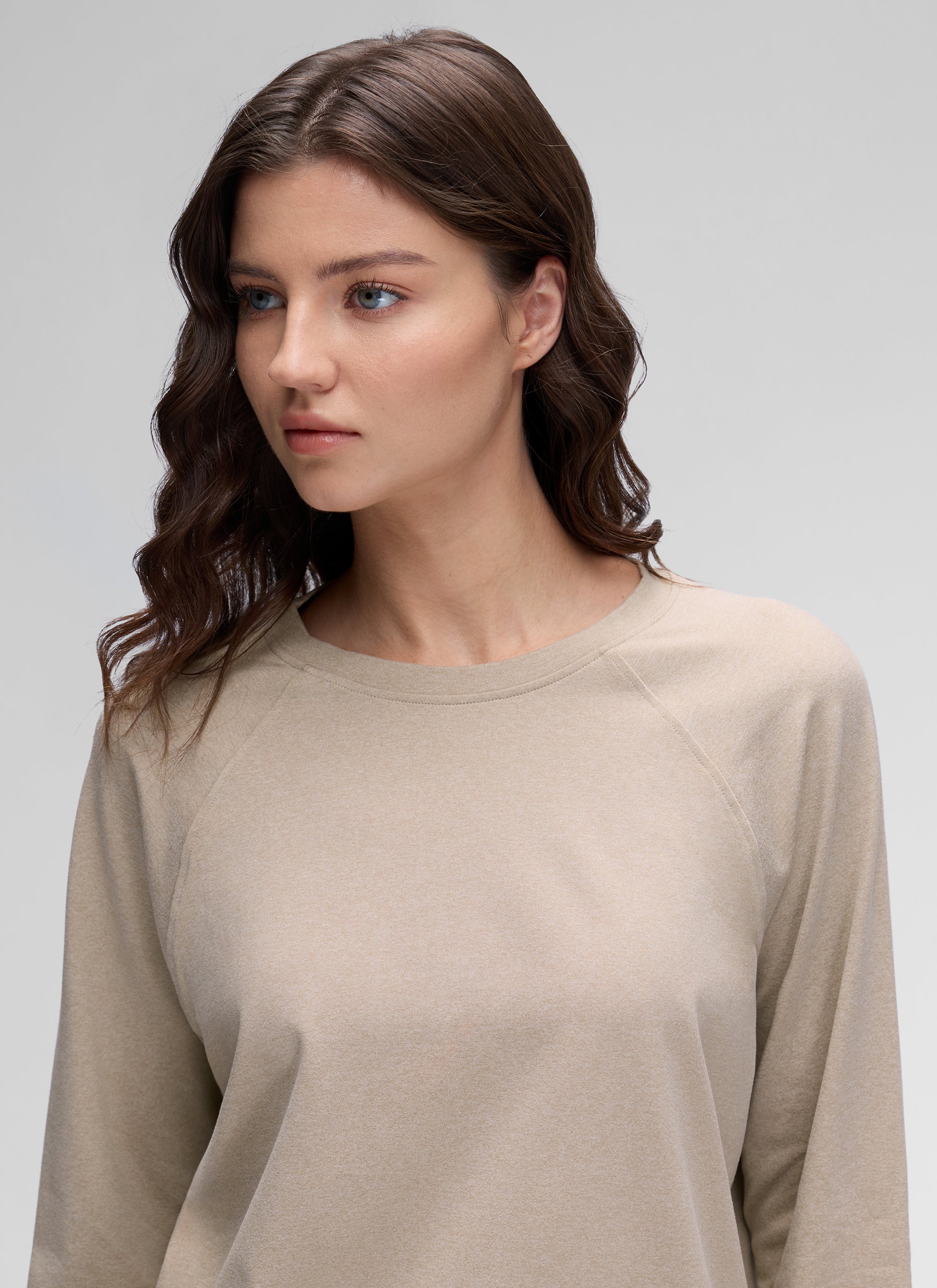 CRZ YOGA Women Casual Lightweight Relaxed Fit Long Sleeves Crew Neck Mojave Tan