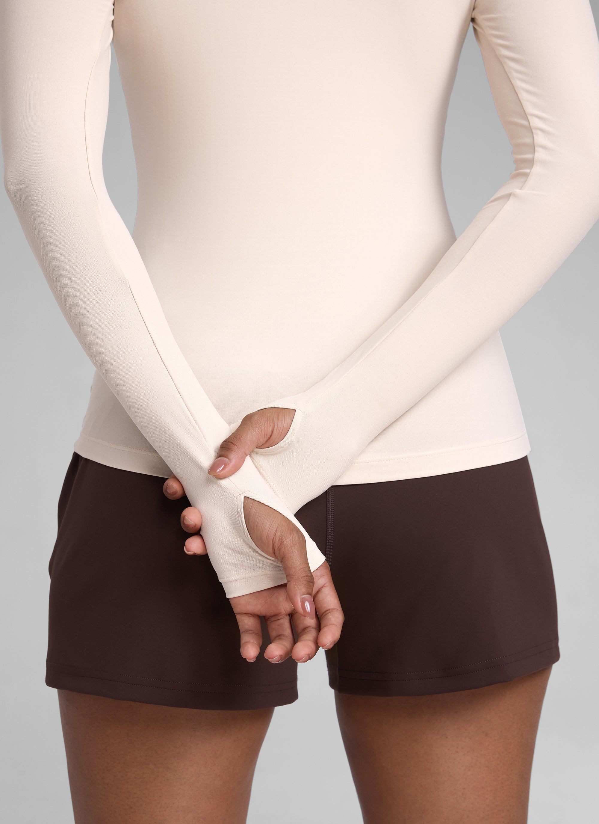 CRZYOGA Women's Cloudweight Workout Crewneck Long Sleeve Thumb Hole White Opal