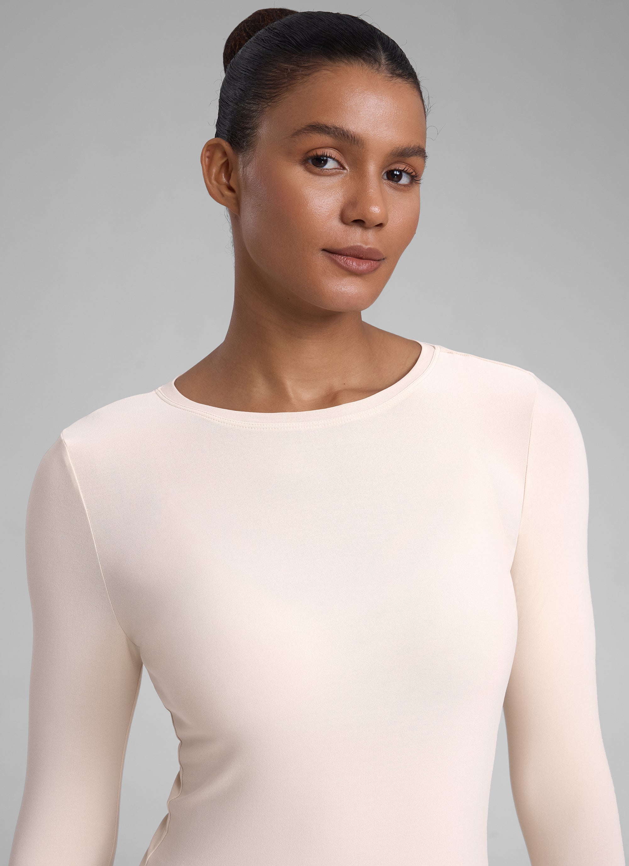 CRZYOGA Women's Cloudweight Workout Crewneck Long Sleeve Thumb Hole White Opal