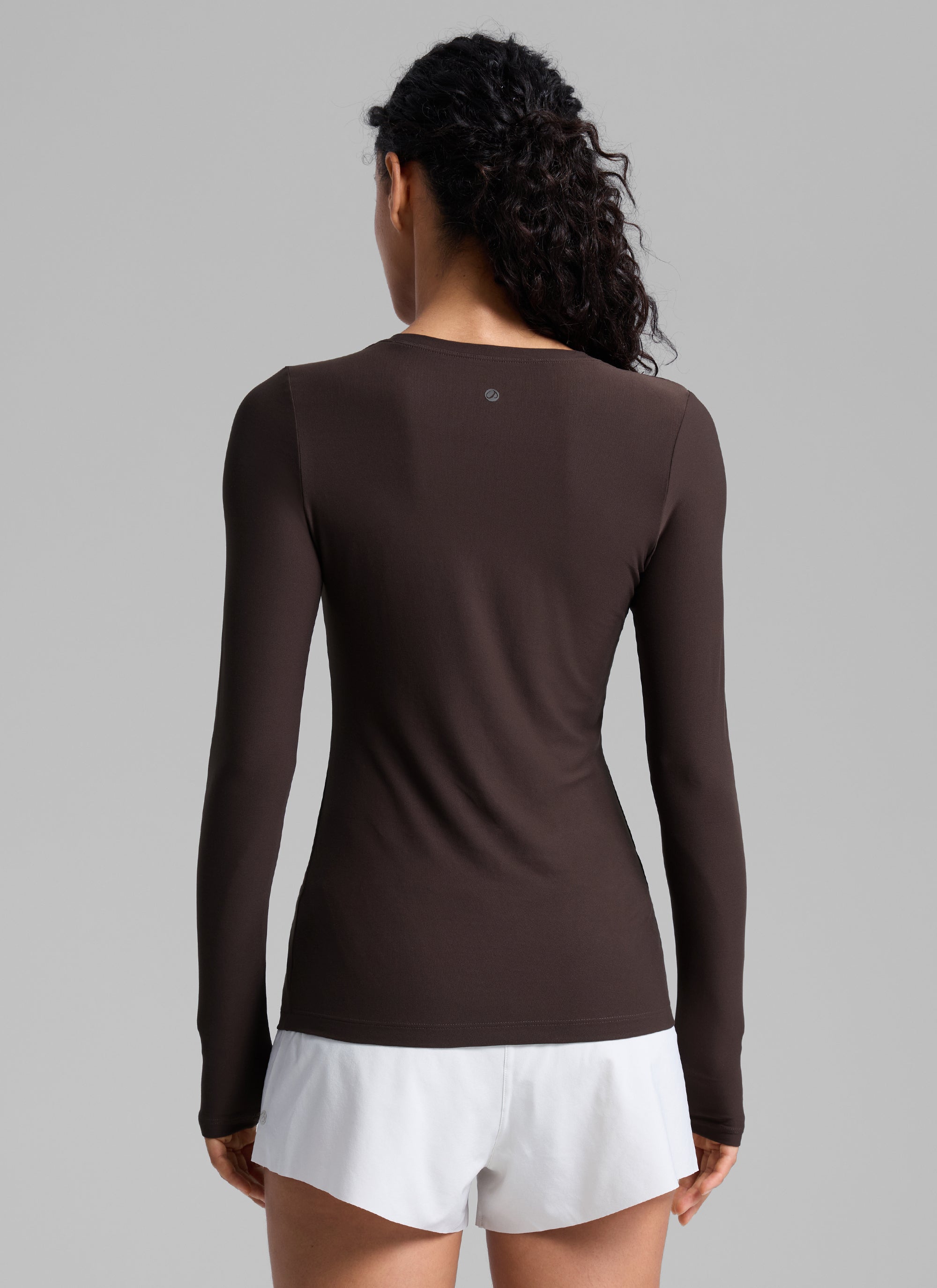 CRZYOGA Women's Cloudweight Workout Crewneck Long Sleeve Thumb Hole Hot Fudge Brown