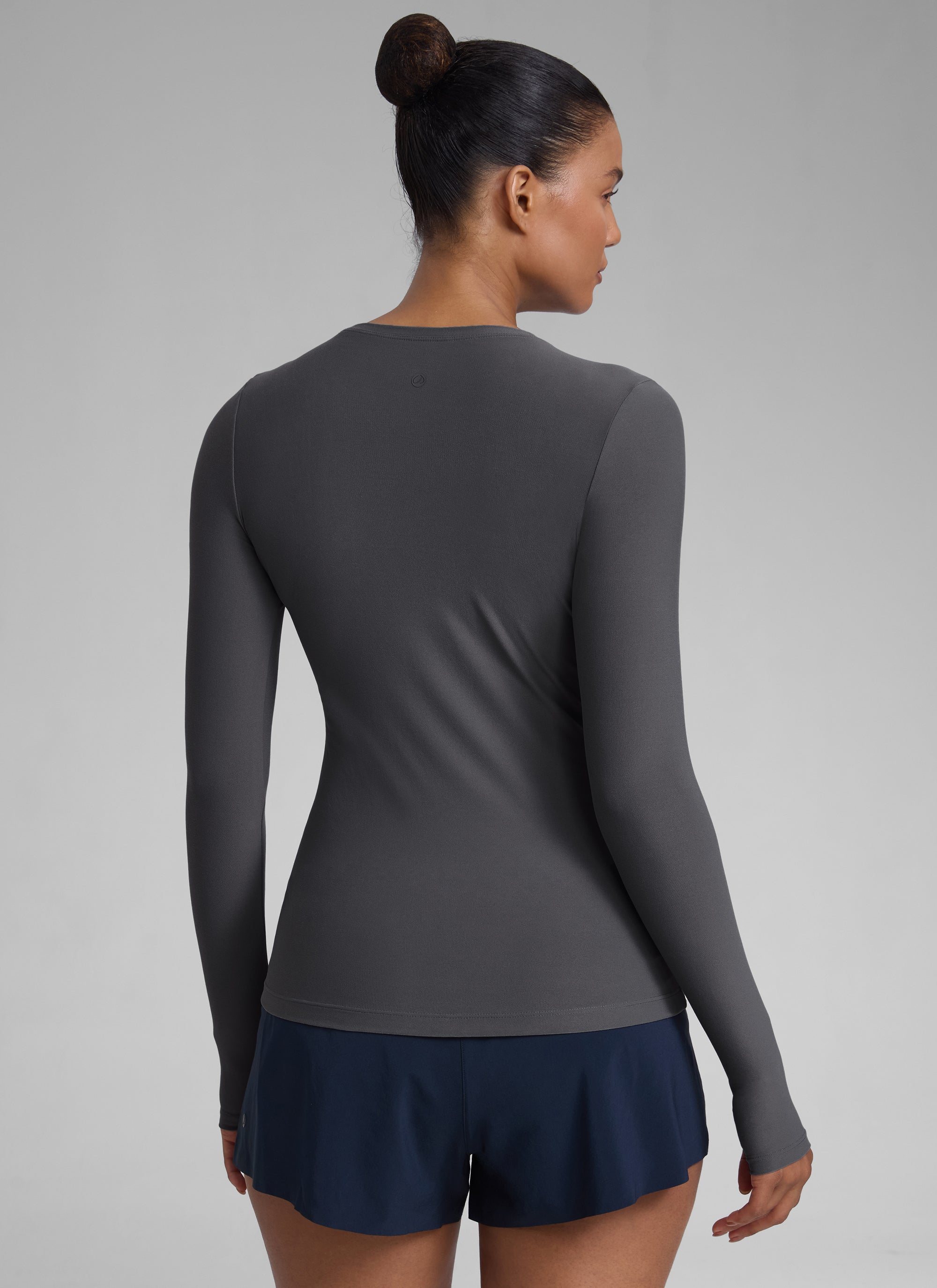 CRZYOGA Women's Cloudweight Workout Crewneck Long Sleeve Thumb Hole Mysterious Grey