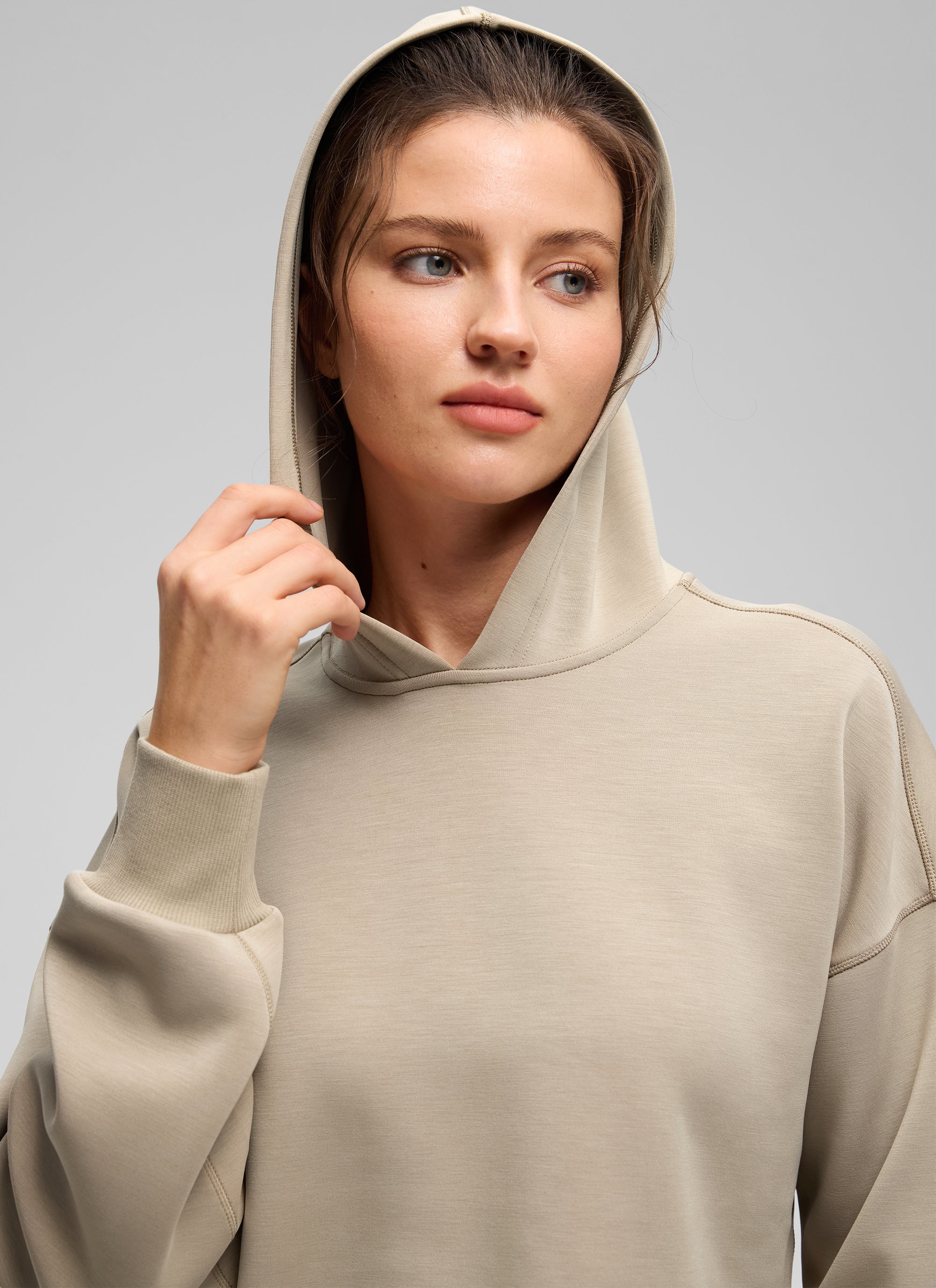 CRZ YOGA Women SoftAura Cropped Pullover Hoodis Long Sleeve Oak