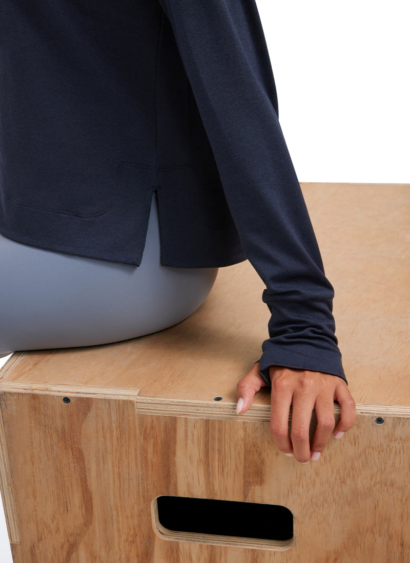 CRZ YOGA Women's Casual Workout Long Sleeve Hooded Sweat Shirts Mojave Tan